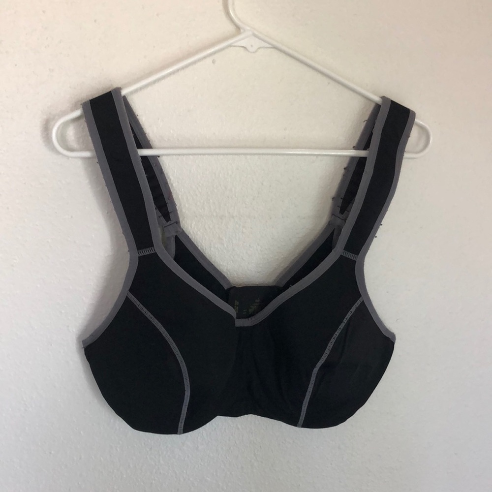 Ambrielle black sports bra!